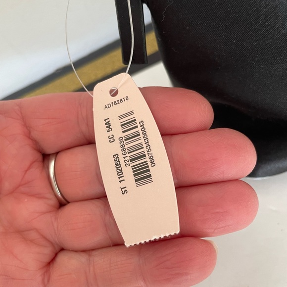 NWT bundle Victoria Secret tote bag and cosmetic bag - Picture 14 of 16